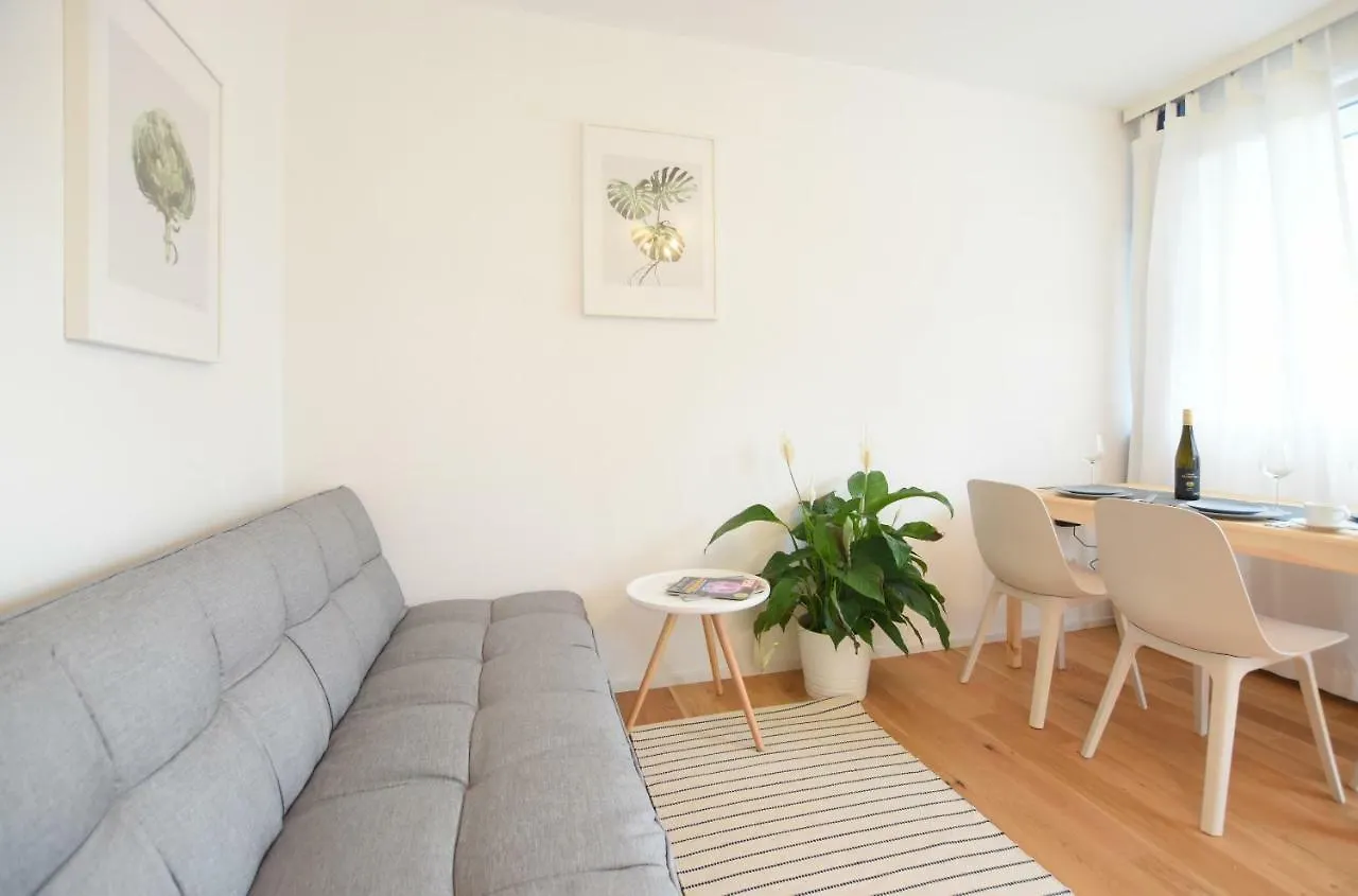 Peaceful Studio Apartment Near Center Innsbruck